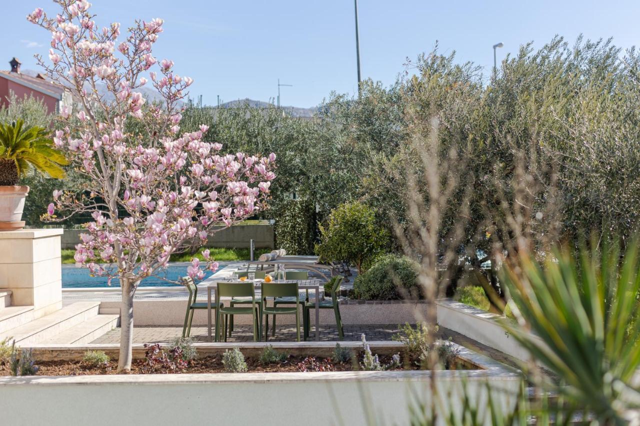 Apartamento The Olive Poolhouse Split Exterior foto